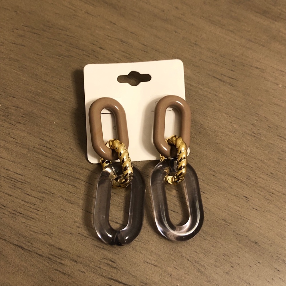 Gold Tone Tan and Clear Gray Chain Link Chunky Fashion Earrings